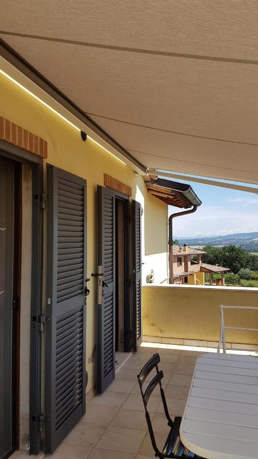 La Casa Di Marco E Lorella Fratta Todina Exteriér fotografie