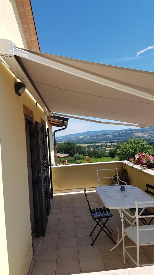 La Casa Di Marco E Lorella Fratta Todina Exteriér fotografie